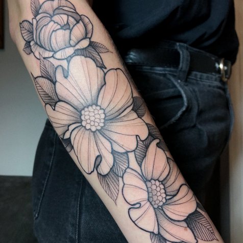 Татуировка в стиле органика тату цветы 
