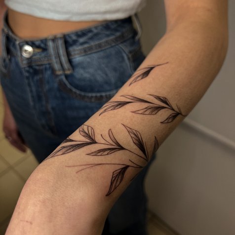 Татуировка лист