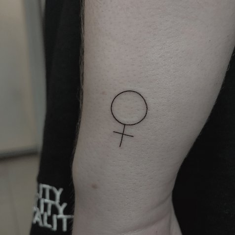 Татуировка в стиле лайнворк тату символ венеры