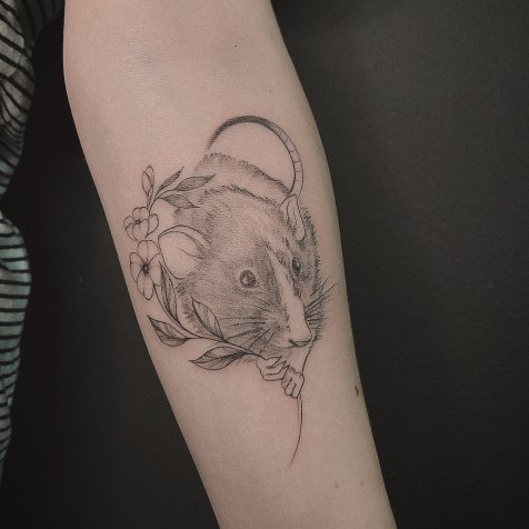 Татуировка мышь