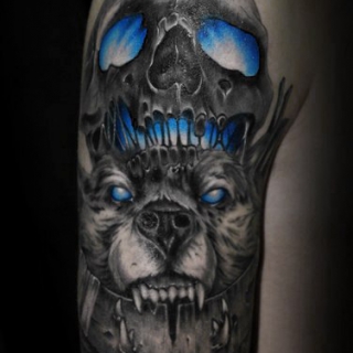 Татуировка в стиле блек энд грей череп, волк