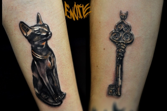 Татуировка замок и ключ