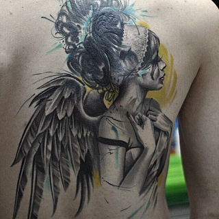 Татуировка в стиле блек энд грей девушка