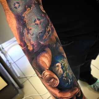 Татуировка в стиле цветная татуировка космос