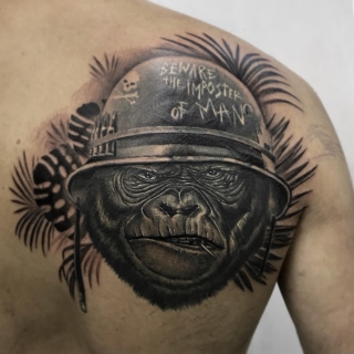 Татуировка в стиле блек энд грей горилла