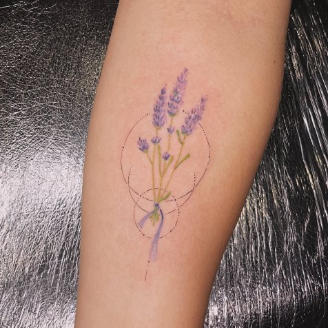 Татуировка в стиле органика тату лаванда 