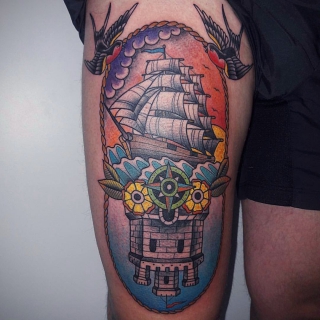 Татуировка в стиле традишнл тату корабль