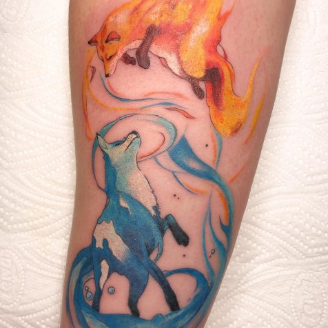 Татуировка в стиле тату акварель лисы