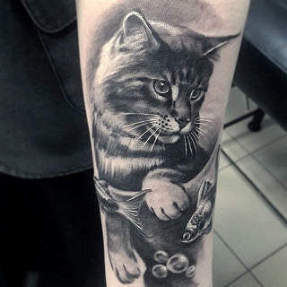 Татуировка в стиле блек энд грей кот