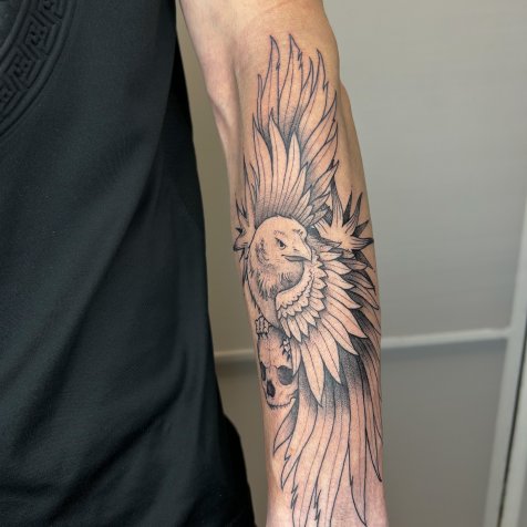 Татуировка в стиле тату графика птица