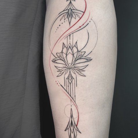 Татуировка в стиле тату графика 