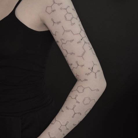 Татуировка в стиле тату графика 