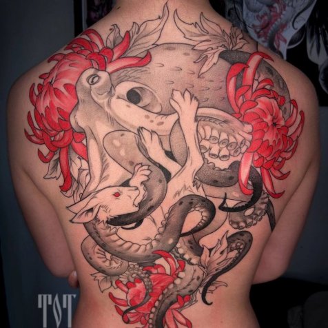 Татуировка в стиле тату графика 